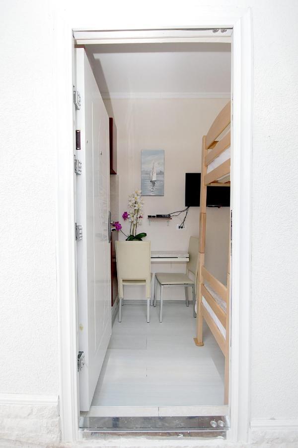 Studio Apartman Sveti Stefan Apartment ภายนอก รูปภาพ
