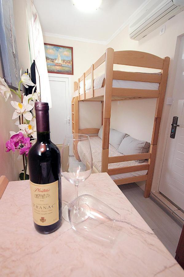 Studio Apartman Sveti Stefan Apartment ภายนอก รูปภาพ